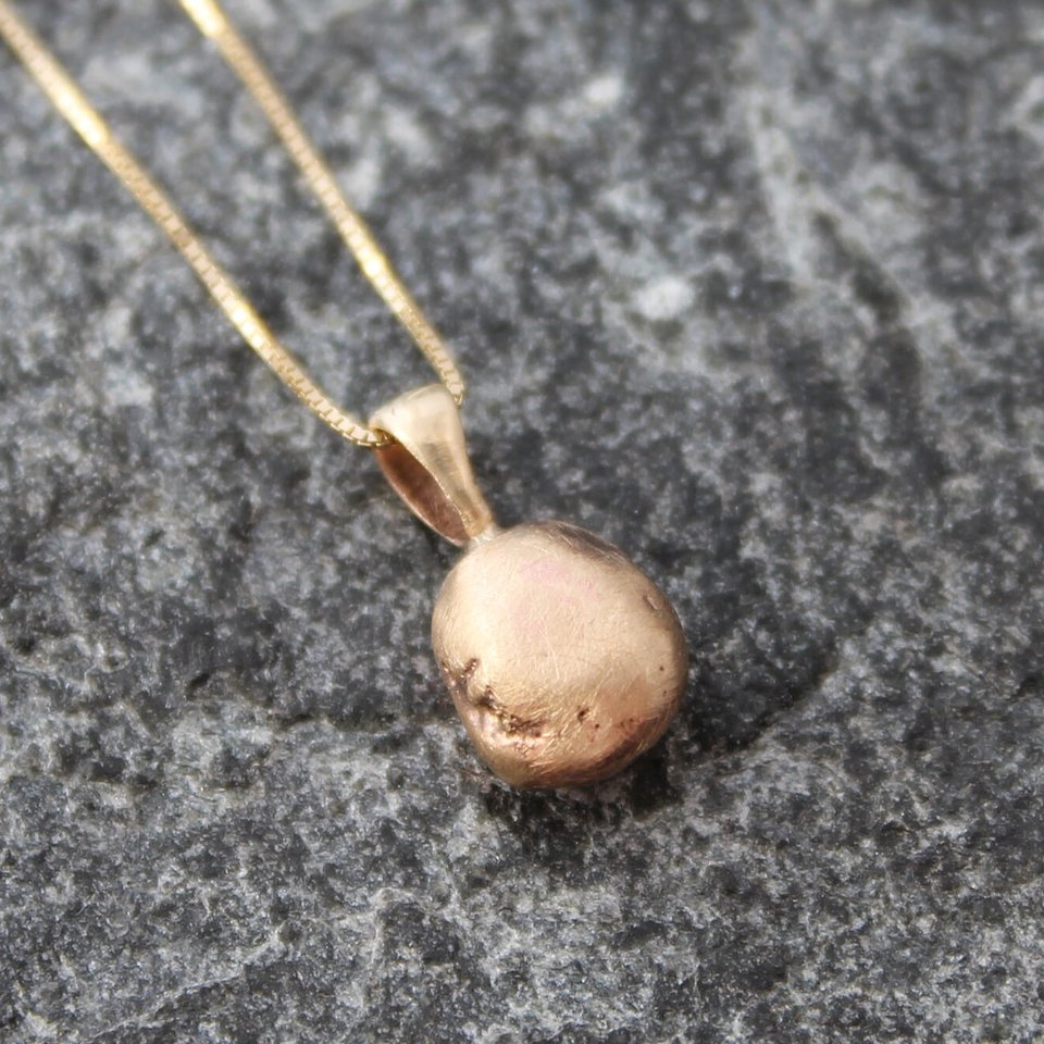 Solid 14K Gold Pebble Stone Necklace