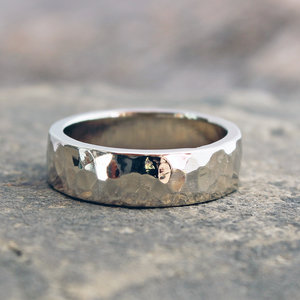 Hammered 14K Palladium White Gold Wedding Band - High Shine Finish