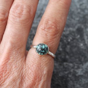 Snowville Variscite Ring with 14K Gold and Hammered Sterling Silver Band, US Size 6.25