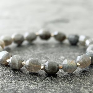 Labradorite Stretch Bracelet, neva murtha jewelry, sunshine coast bc jewelry