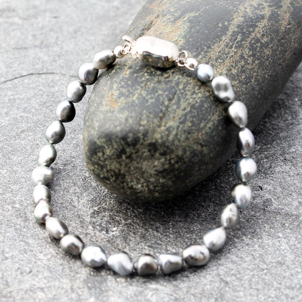 Tahitian Keshi Pearl Bracelet with White Gold Filled Clasp, 7" Wrist
