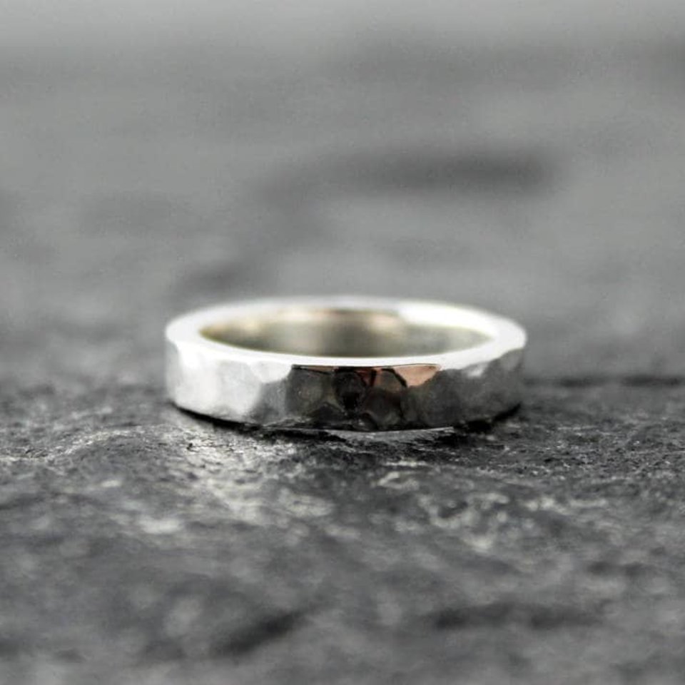 Artisan wedding bands top
