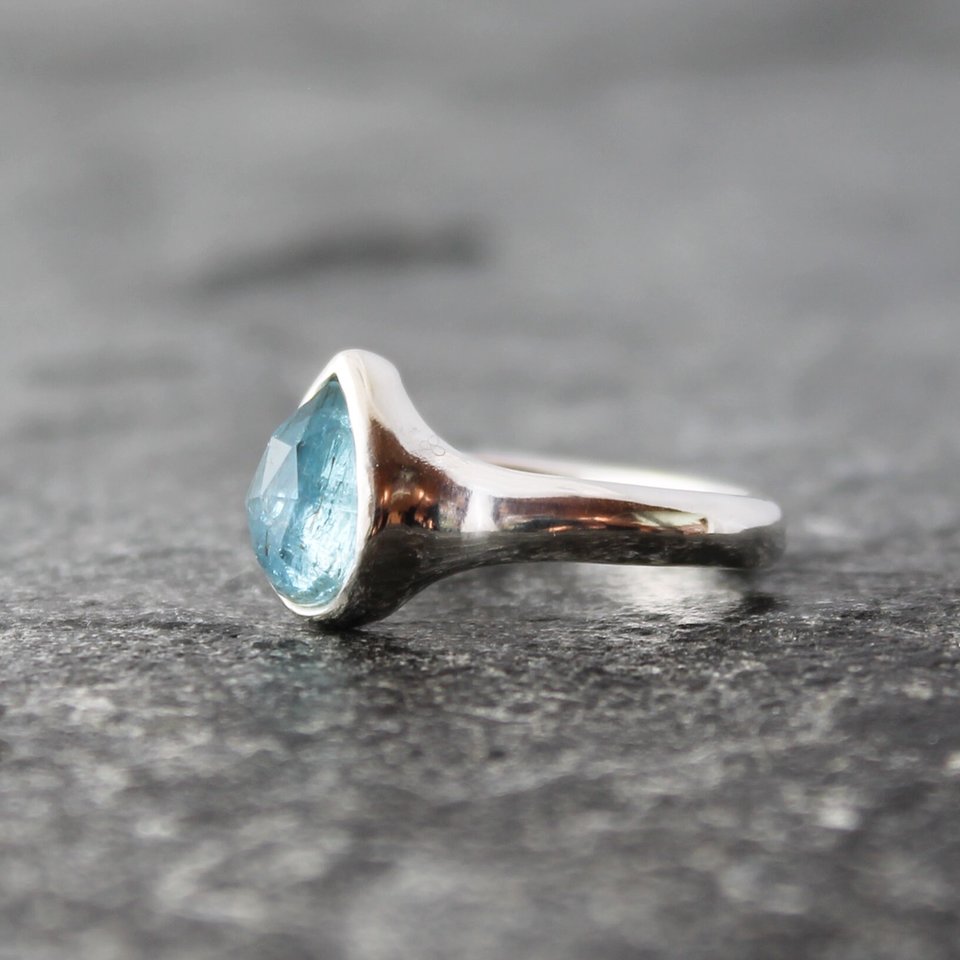Vintage Design Huge Oval Created Aquamarine Gemstones Ring – Rings Universe