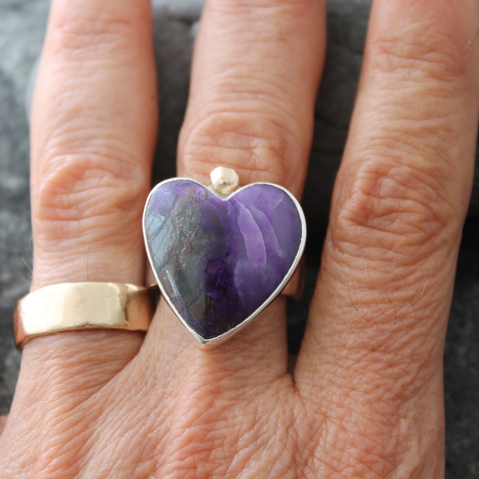 Sugilite Heart Ring with Hammered Sterling Silver Band and 14K Gold, US Size 8